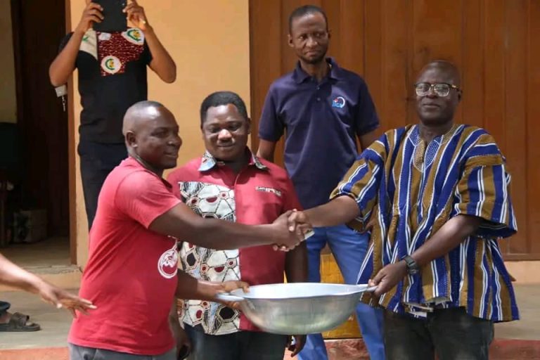 FOUR GROUPS IN THE SISSALA EAST MUNICIPALITY RECEIVE WORK EQUIPMENT FROM THE ASSEMBLY.