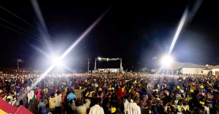 EV. HEWARD-MILLS EVANGELISES OVER 5000 IN TUMU.