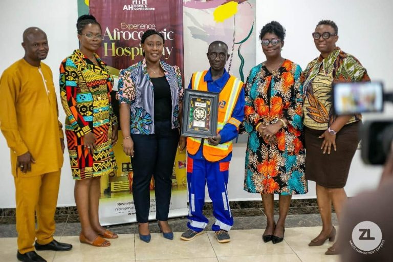 MORALITY STILL KEPT HIGH, ZOOMLION EMPLOYEE LEADS THE WAY.